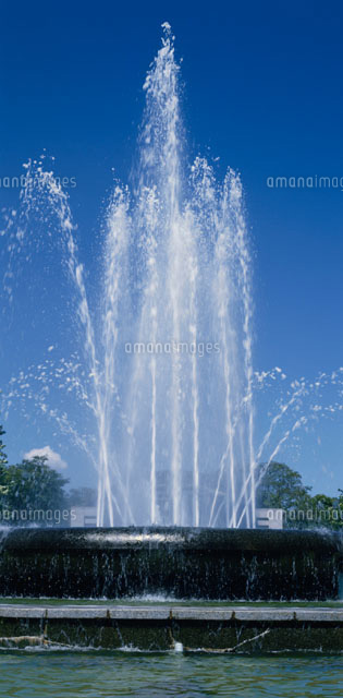 日比谷公園の噴水 東京都
(c)NORIKAZU KATSUI/SEBUN PHOTO