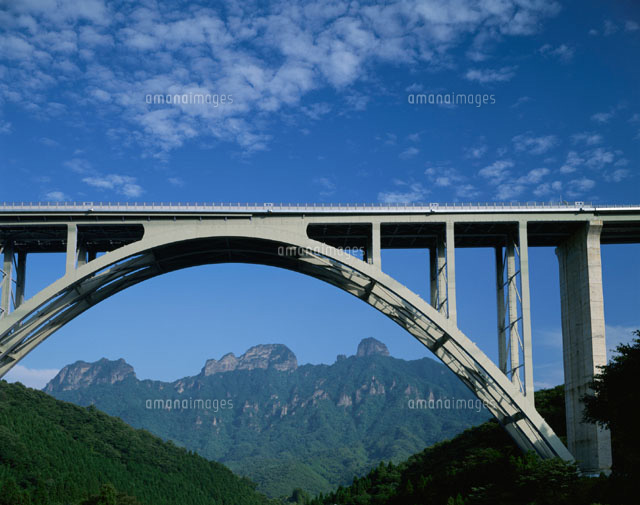 白雲山と碓氷橋 群馬県
(c)NORIKAZU KATSUI/SEBUN PHOTO