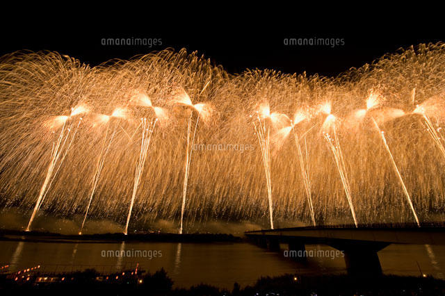長岡まつりの花火
(c)NIIGATA PHOTO LIBRARY/SEBUN PHOTO
