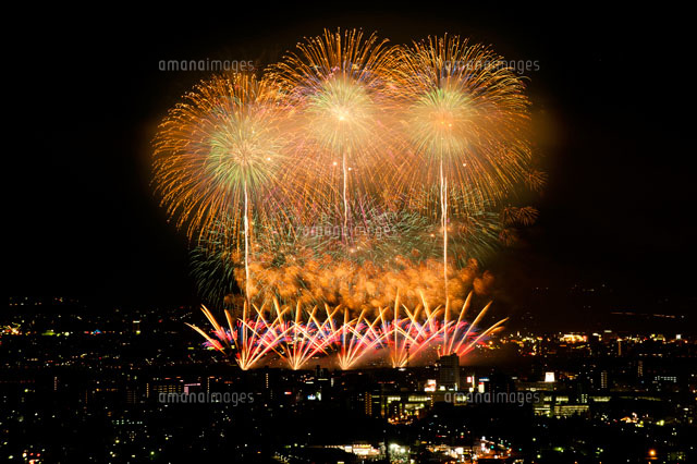 長岡まつりの花火
(c)NIIGATA PHOTO LIBRARY/SEBUN PHOTO