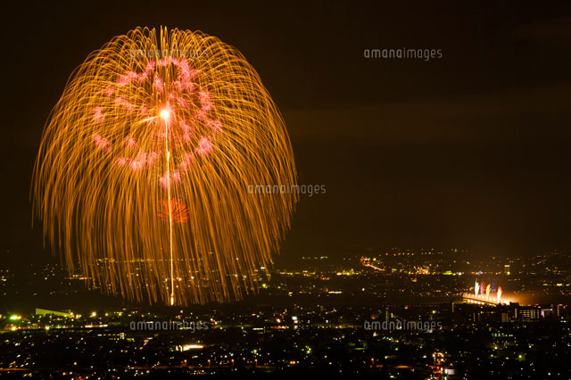 長岡まつりの花火
(c)NIIGATA PHOTO LIBRARY/SEBUN PHOTO