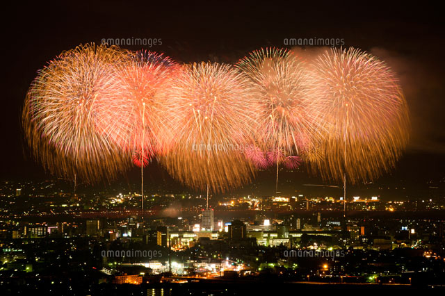 長岡まつりの花火
(c)NIIGATA PHOTO LIBRARY/SEBUN PHOTO