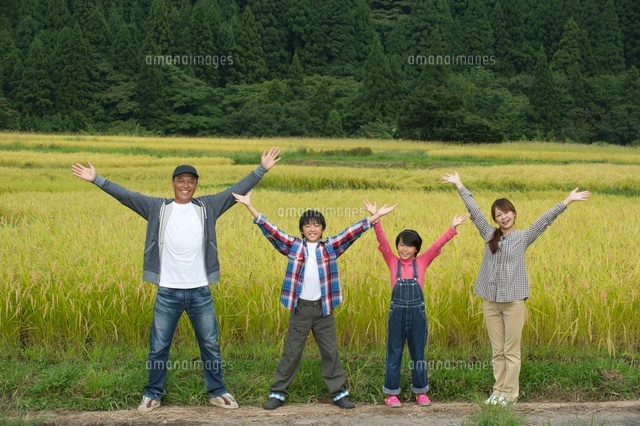 農業体験をする家族
(c)NIIGATA PHOTO LIBRARY/SEBUN PHOTO