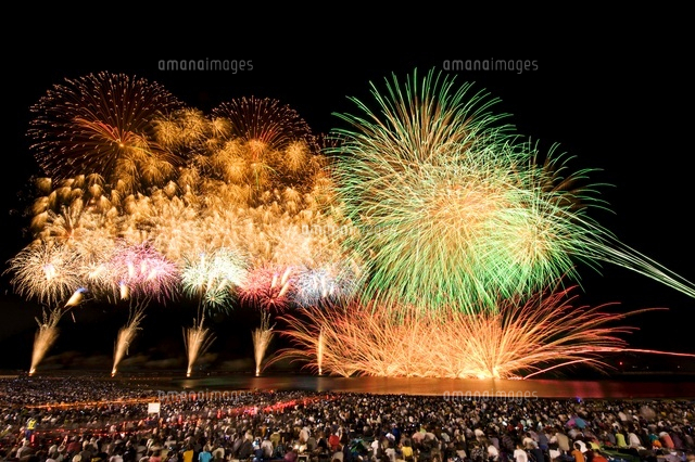 ぎおん柏崎まつりの花火
(c)NIIGATA PHOTO LIBRARY/SEBUN PHOTO