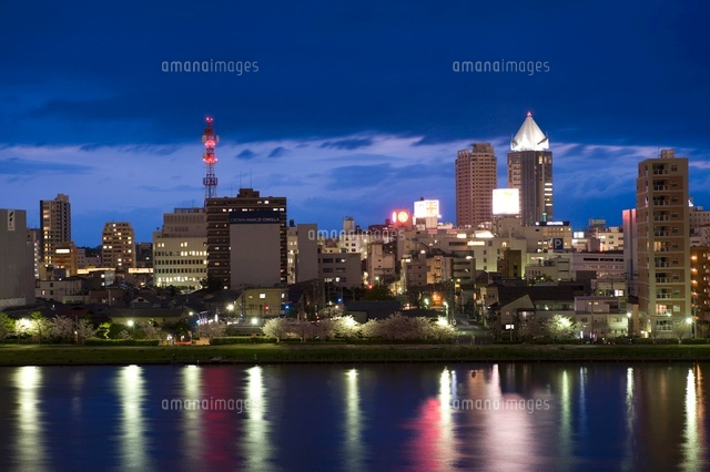 新潟市街並 の夕景
(c)NIIGATA PHOTO LIBRARY/SEBUN PHOTO