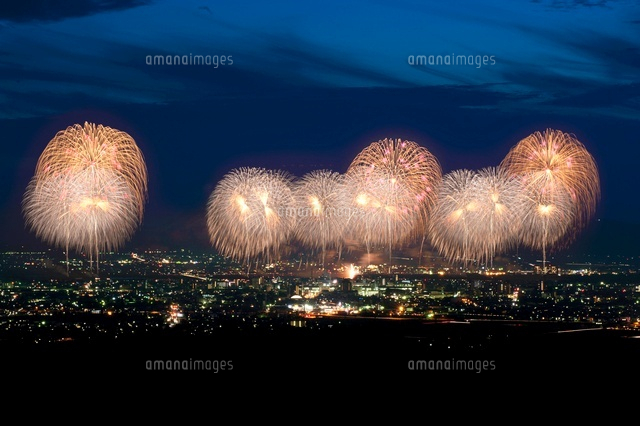 長岡まつり花火
(c)NIIGATA PHOTO LIBRARY/SEBUN PHOTO