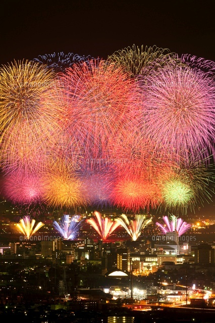 長岡まつり花火
(c)NIIGATA PHOTO LIBRARY/SEBUN PHOTO