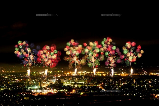 長岡まつり花火
(c)NIIGATA PHOTO LIBRARY/SEBUN PHOTO