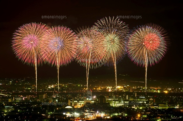 長岡まつり花火
(c)NIIGATA PHOTO LIBRARY/SEBUN PHOTO