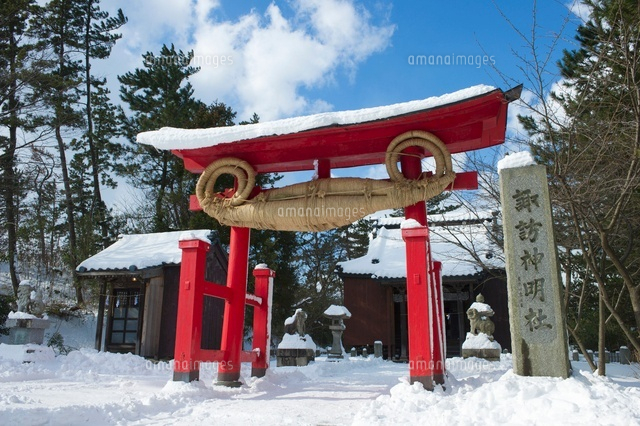 雪の諏訪神明神社の鳥居
(c)NIIGATA PHOTO LIBRARY/SEBUN PHOTO