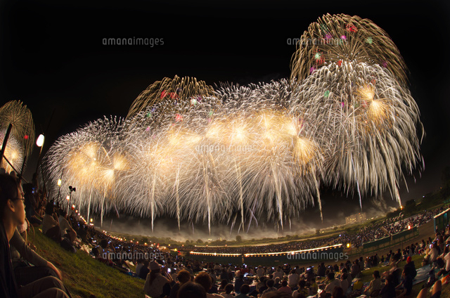 長岡祭りの花火大会
(c)NIIGATA PHOTO LIBRARY/SEBUN PHOTO