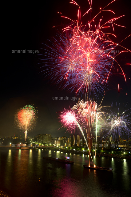 新潟祭りの花火大会
(c)NIIGATA PHOTO LIBRARY/SEBUN PHOTO