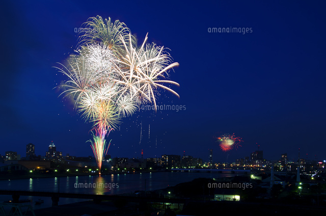 新潟祭りの花火大会
(c)NIIGATA PHOTO LIBRARY/SEBUN PHOTO