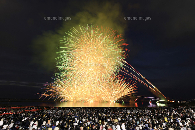ぎおん柏崎まつりの海の大花火大会
(c)NIIGATA PHOTO LIBRARY/SEBUN PHOTO
