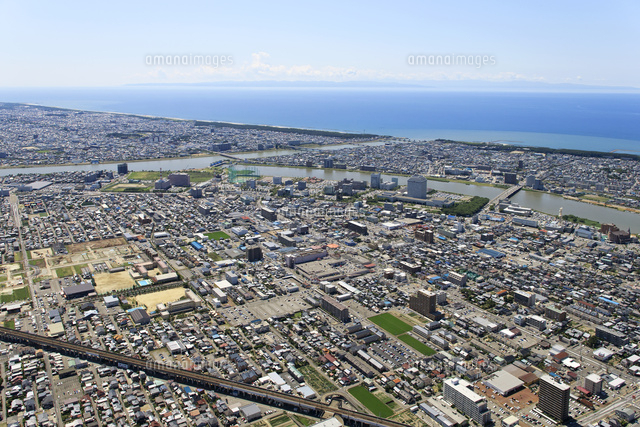 新潟県庁舎付近の空撮
(c)NIIGATA PHOTO LIBRARY/SEBUN PHOTO