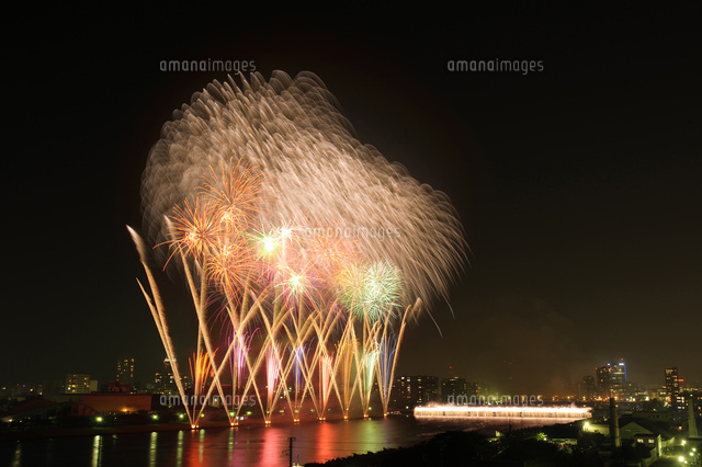 新潟まつりの花火大会
(c)NIIGATA PHOTO LIBRARY/SEBUN PHOTO