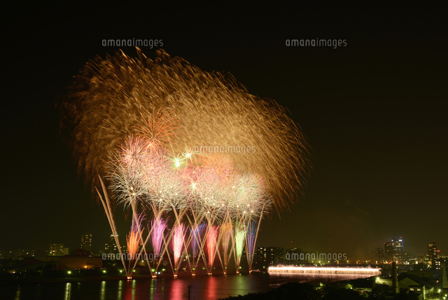 新潟まつりの花火大会
(c)NIIGATA PHOTO LIBRARY/SEBUN PHOTO