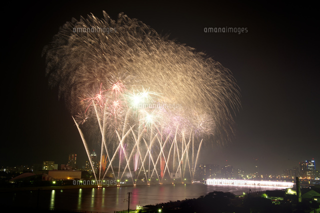 新潟まつりの花火大会
(c)NIIGATA PHOTO LIBRARY/SEBUN PHOTO