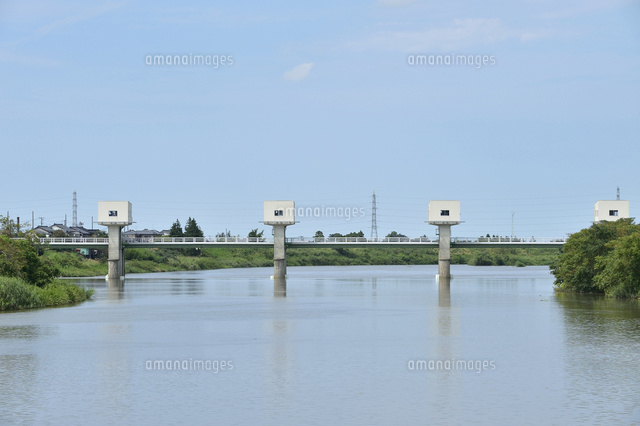 新潟市の中ノ口川に架かる児ノ木頭首工
(c)NIIGATA PHOTO LIBRARY/SEBUN PHOTO