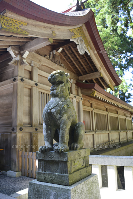 弥彦神社の随神門の狛犬
(c)NIIGATA PHOTO LIBRARY/SEBUN PHOTO