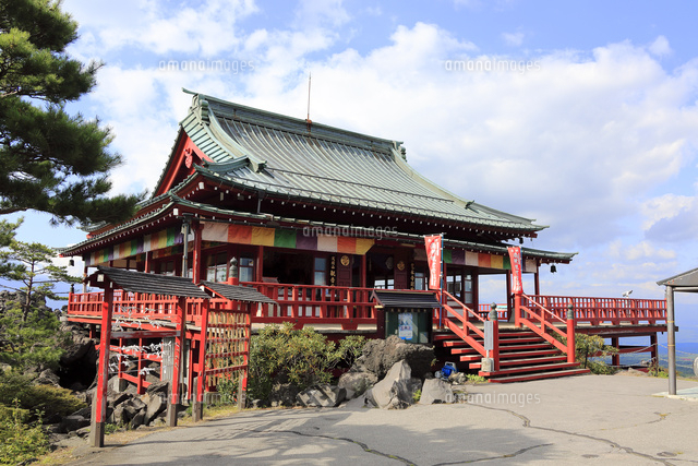 鬼押出し園の浅間山観音堂
(c)NIIGATA PHOTO LIBRARY/SEBUN PHOTO