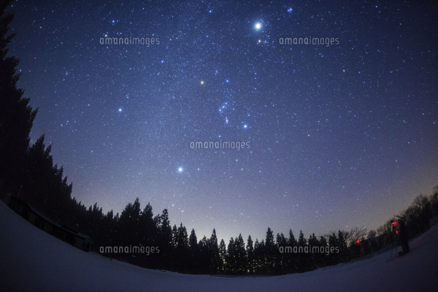 満天の星空と雪景色
(c)NIIGATA PHOTO LIBRARY/SEBUN PHOTO