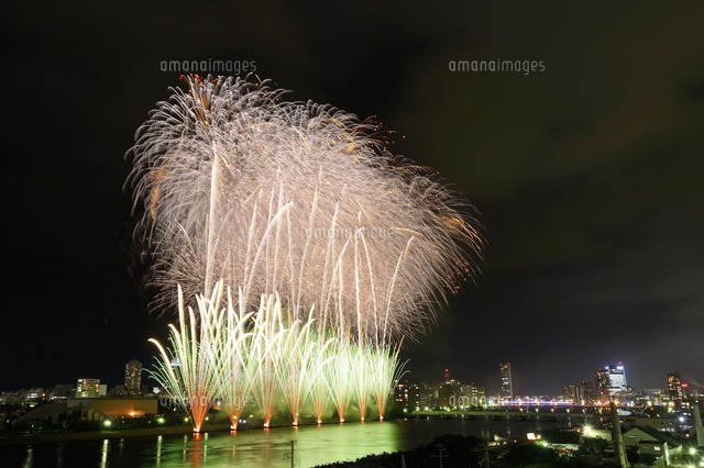 新潟まつりの花火大会
(c)NIIGATA PHOTO LIBRARY/SEBUN PHOTO