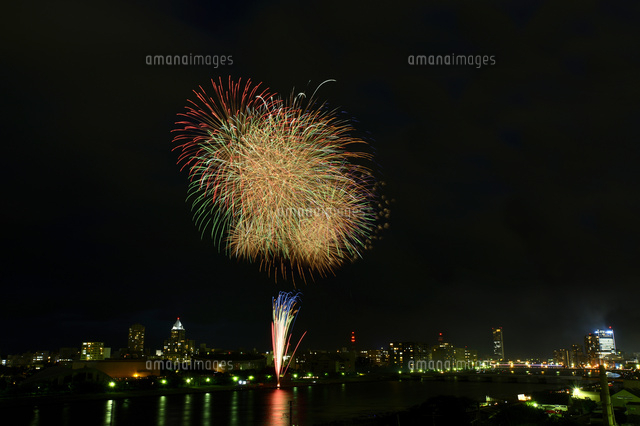 新潟まつりの花火大会
(c)NIIGATA PHOTO LIBRARY/SEBUN PHOTO
