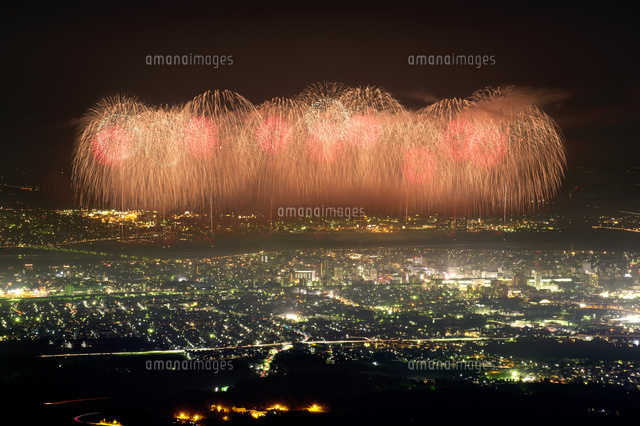 長岡まつりの大花火大会
(c)NIIGATA PHOTO LIBRARY/SEBUN PHOTO