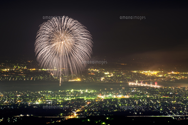 長岡まつりの大花火大会
(c)NIIGATA PHOTO LIBRARY/SEBUN PHOTO