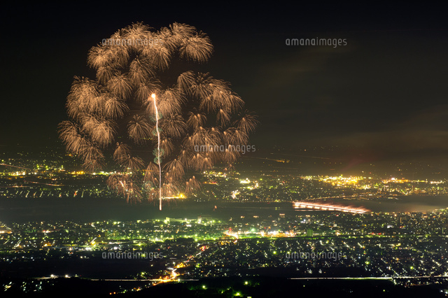 長岡まつりの大花火大会
(c)NIIGATA PHOTO LIBRARY/SEBUN PHOTO