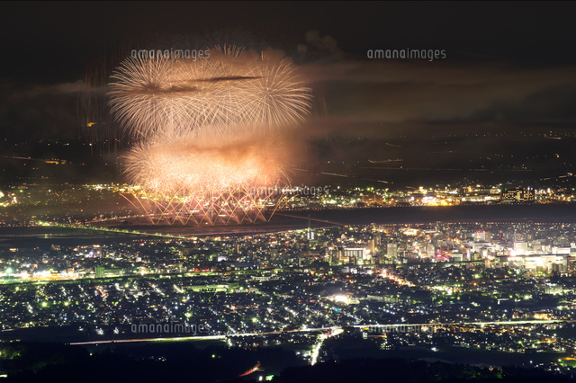長岡まつりの大花火大会
(c)NIIGATA PHOTO LIBRARY/SEBUN PHOTO