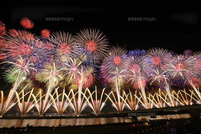 長岡まつりの大花火大会
(c)NIIGATA PHOTO LIBRARY/SEBUN PHOTO