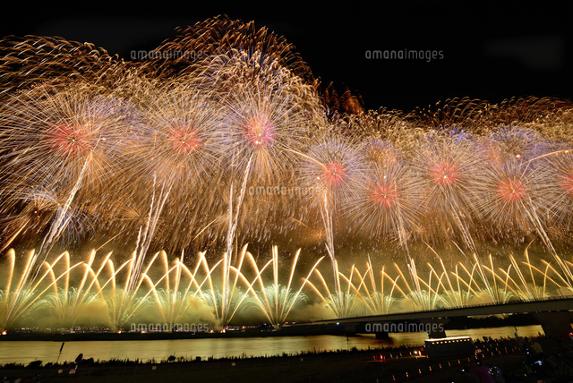 長岡まつりの大花火大会
(c)NIIGATA PHOTO LIBRARY/SEBUN PHOTO