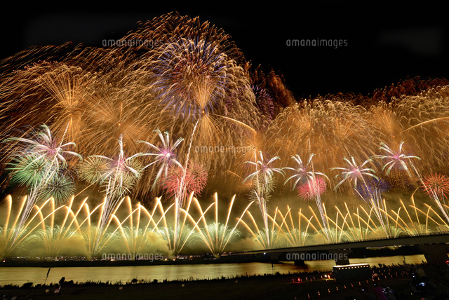 長岡まつりの大花火大会
(c)NIIGATA PHOTO LIBRARY/SEBUN PHOTO