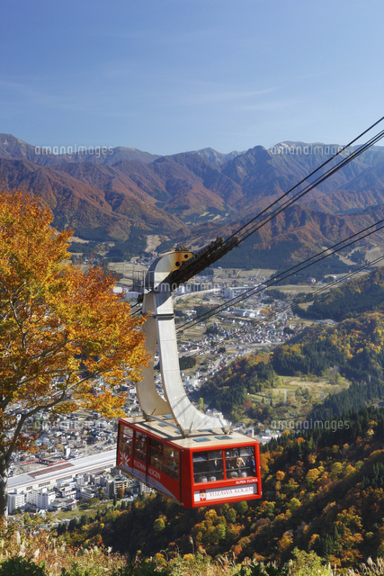 湯沢高原ロープウェイと紅葉
(c)NIIGATA PHOTO LIBRARY/SEBUN PH