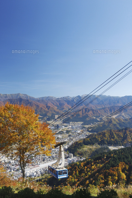 湯沢高原ロープウェイと紅葉
(c)NIIGATA PHOTO LIBRARY/SEBUN PH