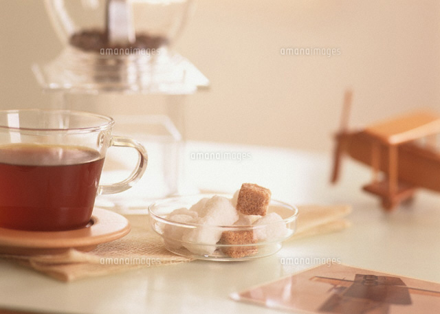 コーヒーカップとコーヒーミル
(c)KAZUO OGAWA/orion