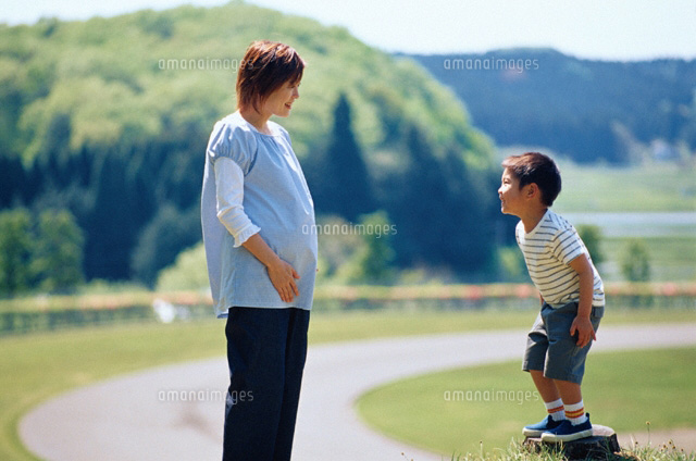 日本人の母親と子供
(c)KAZUO OGAWA/orion