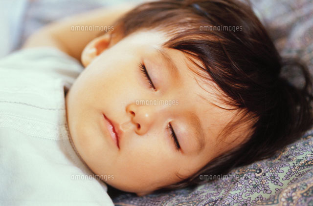 眠る赤ちゃん
(c)KAZUO OGAWA/orion