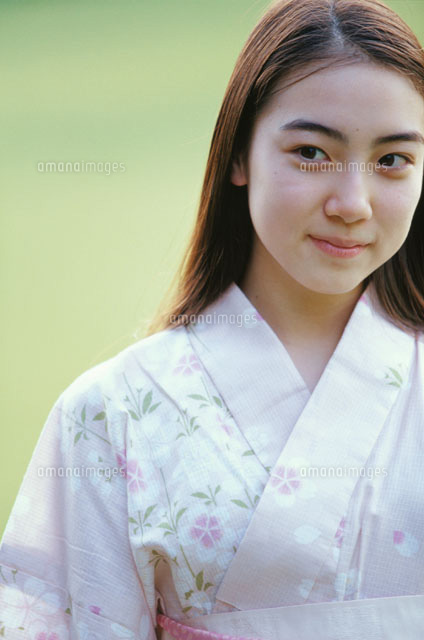 浴衣を着た日本人の女の子の上半身
(c)KAZUO OGAWA/orion