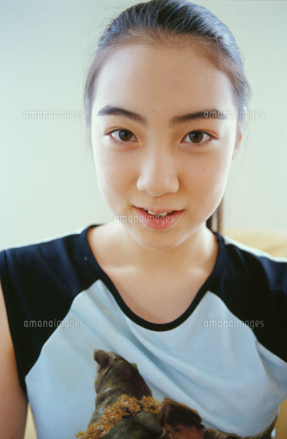髪を後ろに束ねた日本人の女の子
(c)KAZUO OGAWA/orion