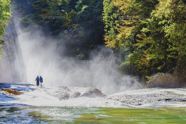 朝霧の吹割渓谷とハイカー 群馬県
(c)KAZUO OGAWA/SEBUN PHOTO