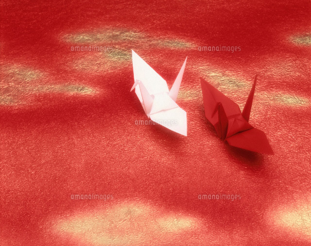 紅白の折鶴
(c)TAKAO ONOZATO/orion