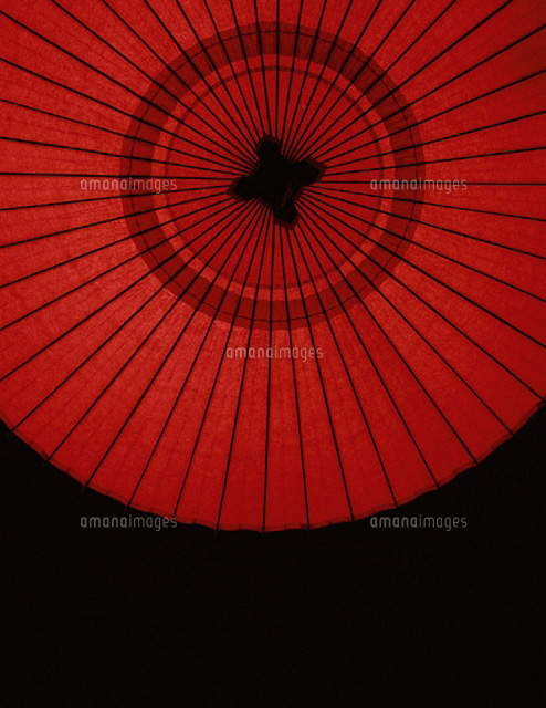 赤い傘
(c)TAKAO ONOZATO/orion