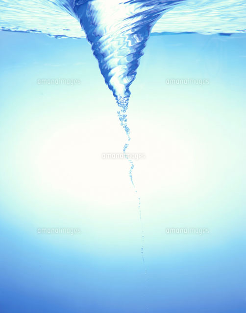 水中の渦と泡
(c)TAKAO ONOZATO/orion