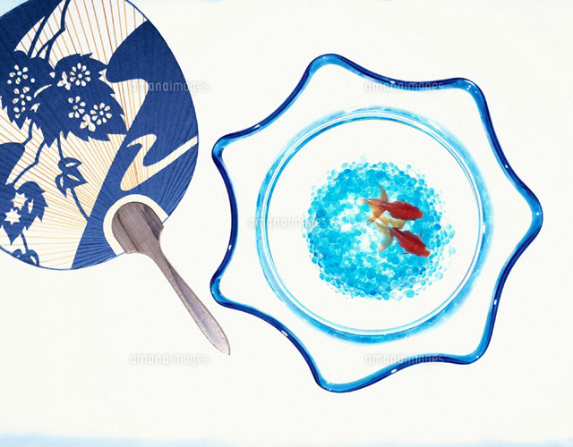 うちわと金魚鉢
(c)TAKAO ONOZATO/orion