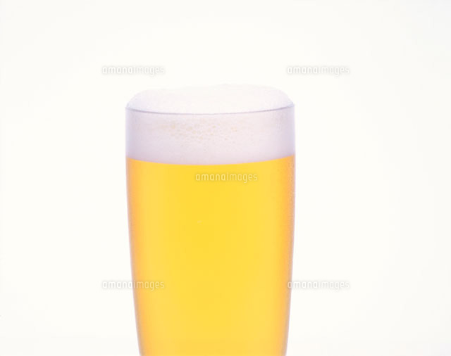 グラスに入ったビール
(c)TAKAO ONOZATO/orion