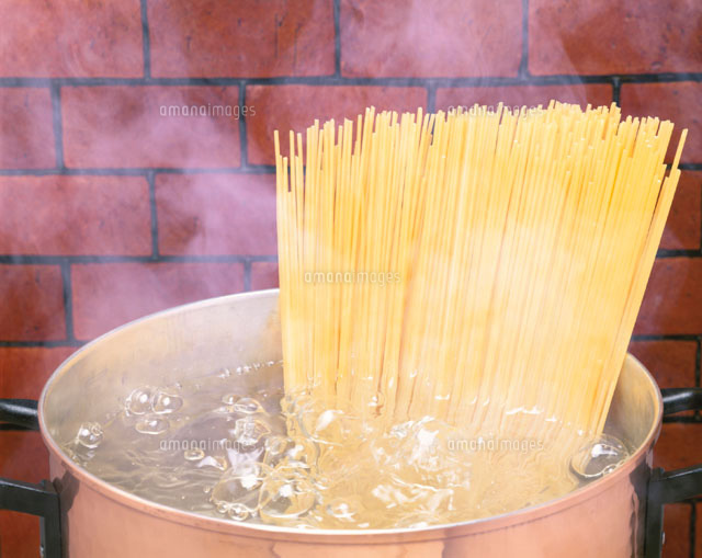 パスタの調理
(c)TAKAO ONOZATO/orion