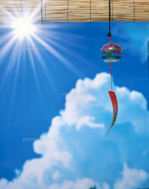 風鈴と入道雲と太陽
(c)TAKAO ONOZATO/orion
